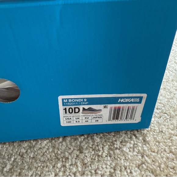 BRAND NEW WITH BOX HOKA BONDI 9 - Picture 5 of 5